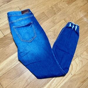 Hollister Women's Distressed Skinny Jeans